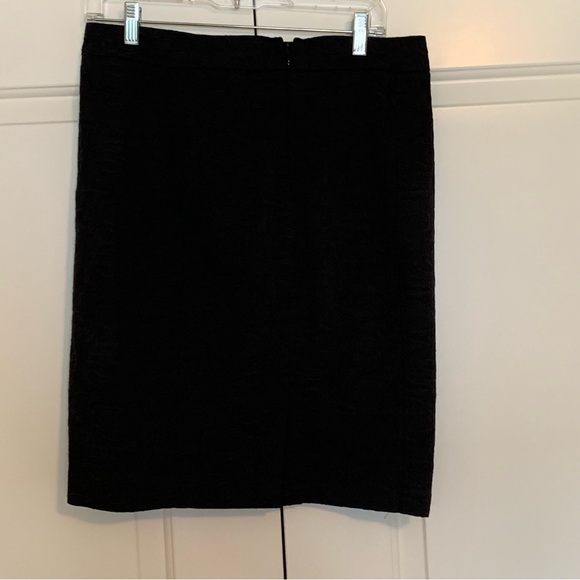 VANESSA VIRGINIA Black Floral Debossed Pencil Skirt Size 8 ANTHROPOLOGIE - Picture 4 of 9